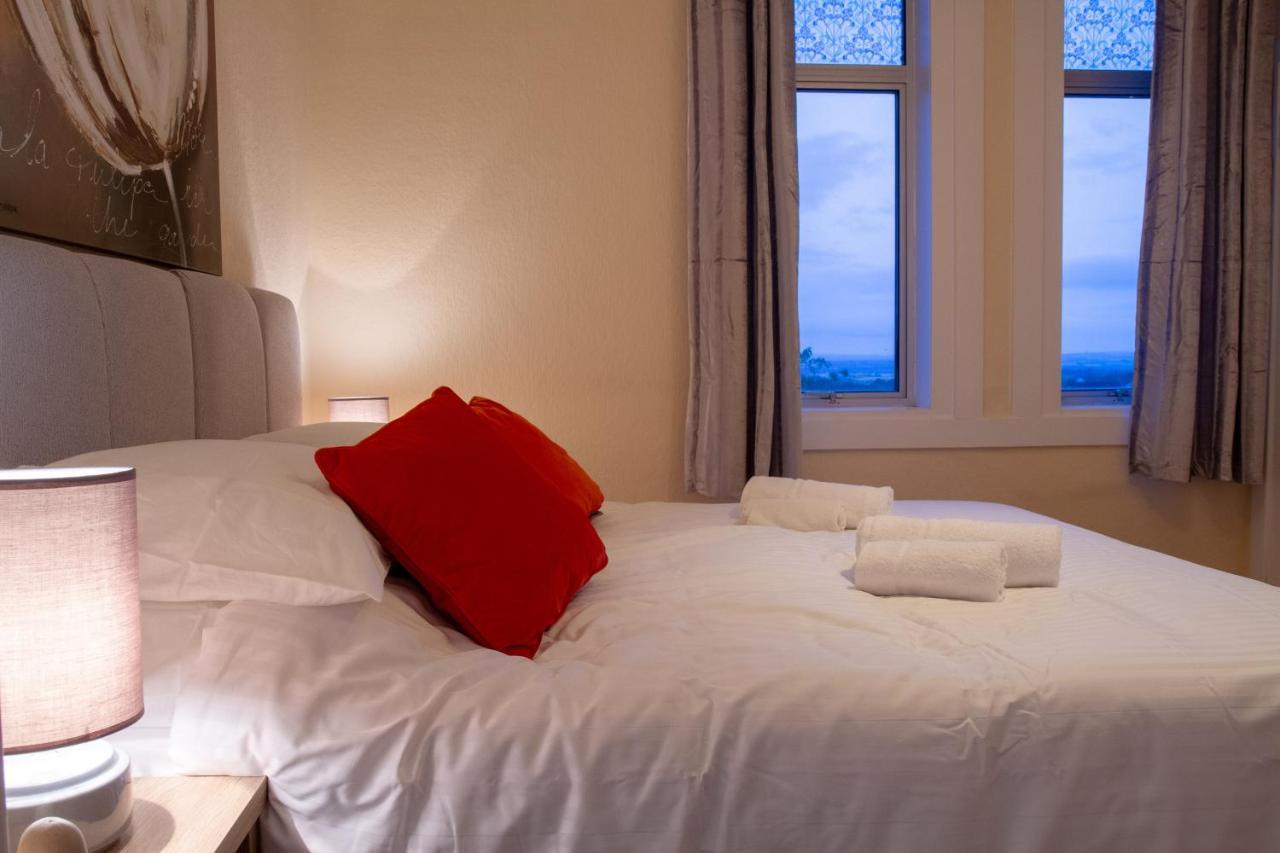 Carvetii - Fox House - 1st floor flat sleeps up to 8 Lejlighed Dunfermline Eksteriør billede